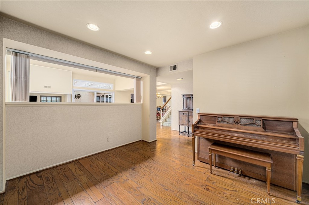 65 Claret Property Photo 9