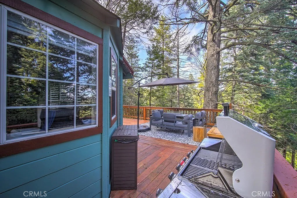 582 Rose Property Photo 3
