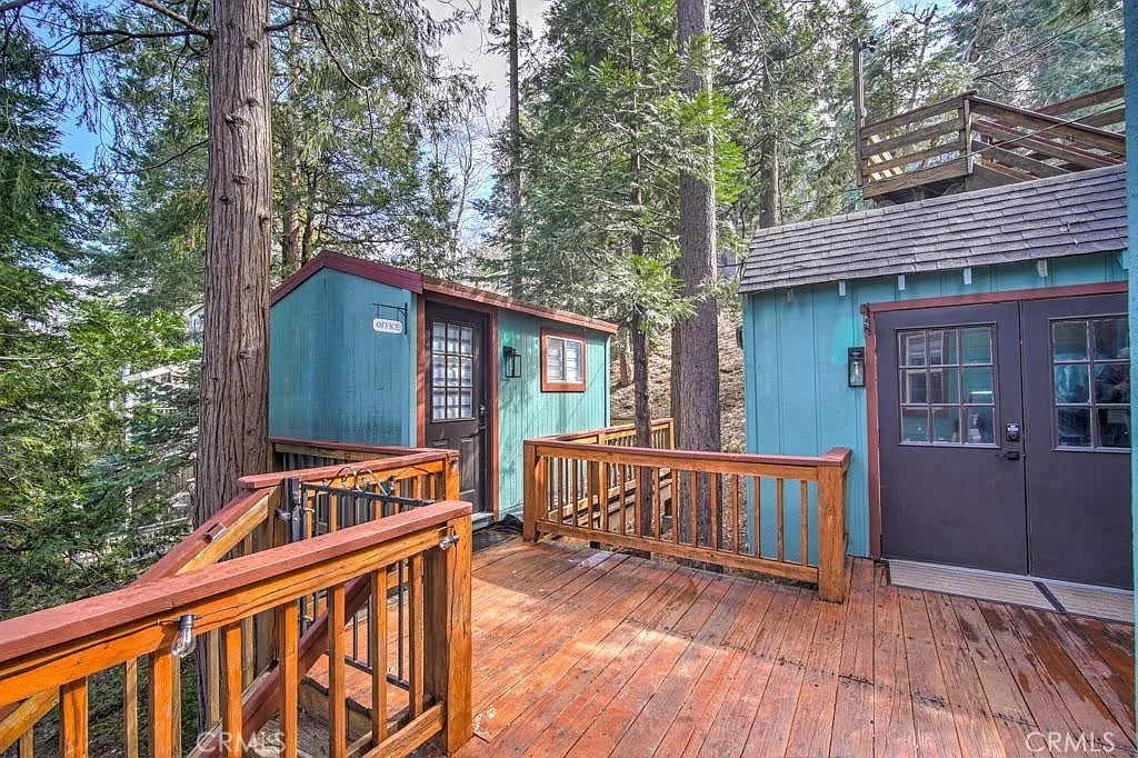582 Rose Property Photo 4