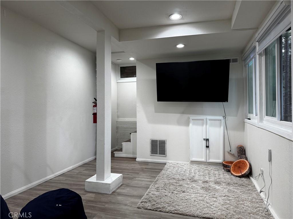 582 Rose Property Photo 17