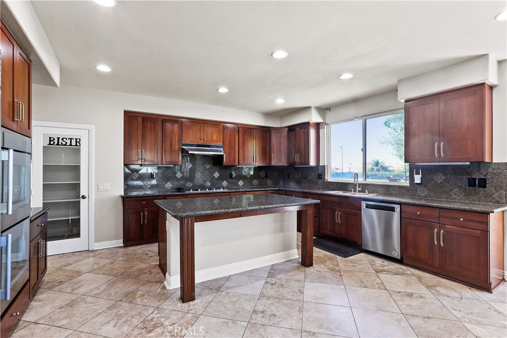 1055 Lowry Ranch Property Photo 16