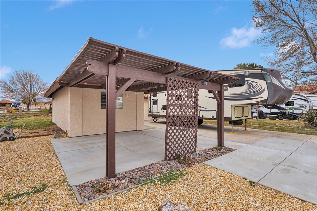 11615 Wedgewood Drive Property Photo 5