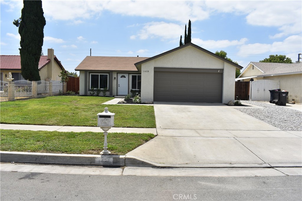 1425 Hunter Property Photo 2