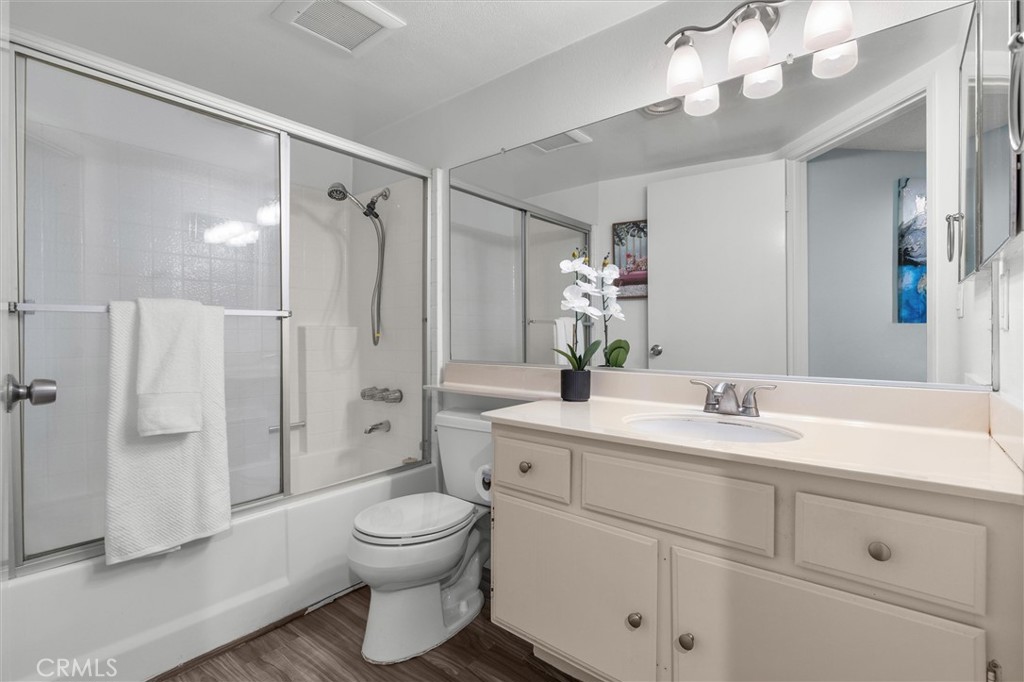 6604 Clybourn 29 Property Photo 5