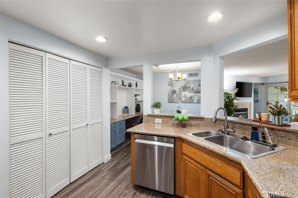 6604 Clybourn 29 Property Photo 16