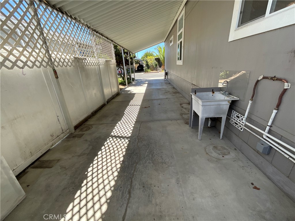 1750 Whittier Ave 22 Property Photo 4