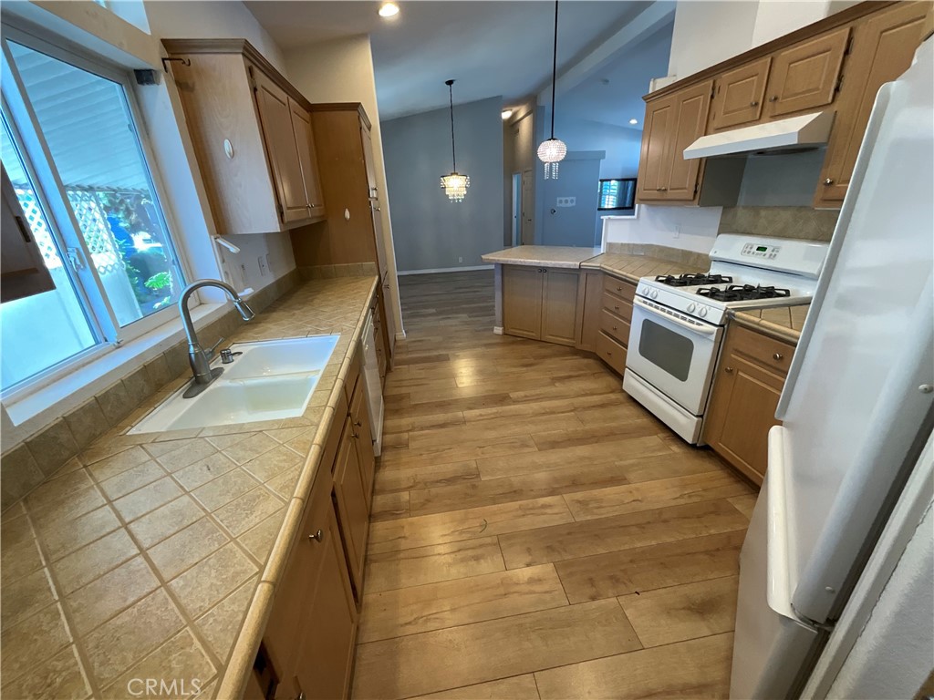 1750 Whittier Ave 22 Property Photo 10