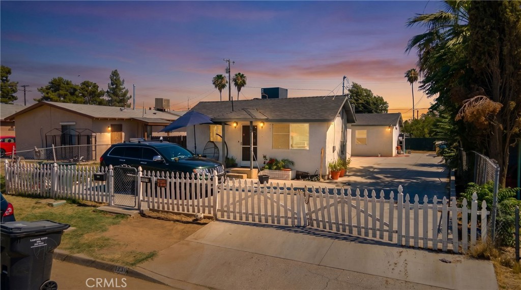 1229 Jeffrey Property Photo 2