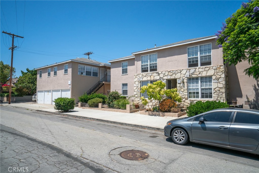 927 Belmont Avenue Property Photo 4