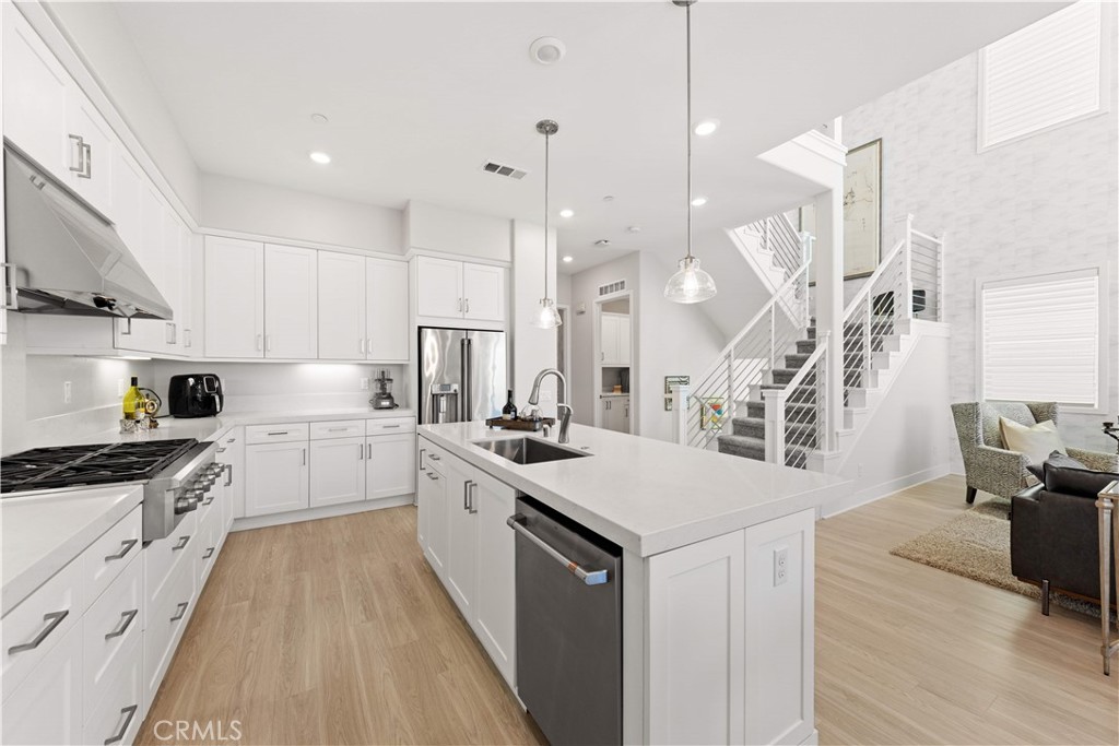 272 Merit Property Photo 8