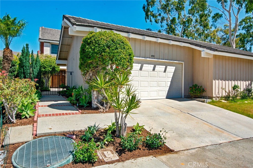 4981 Paseo Segovia Property Photo 1