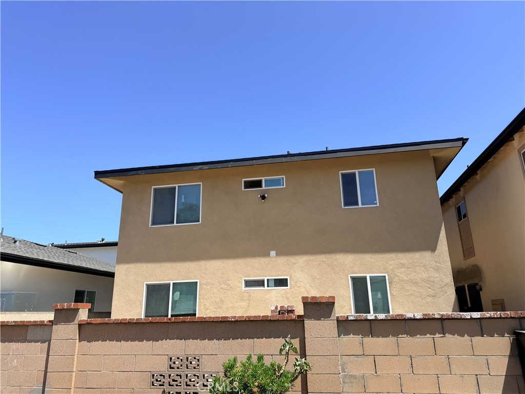 988 Valencia 6 Property Photo 1