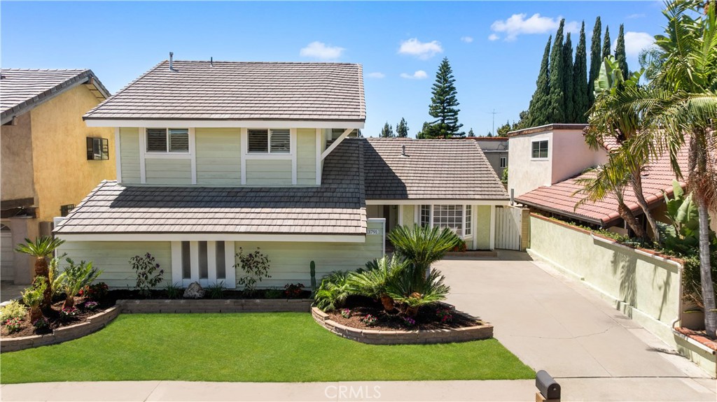 13791 Solitaire Property Photo 2