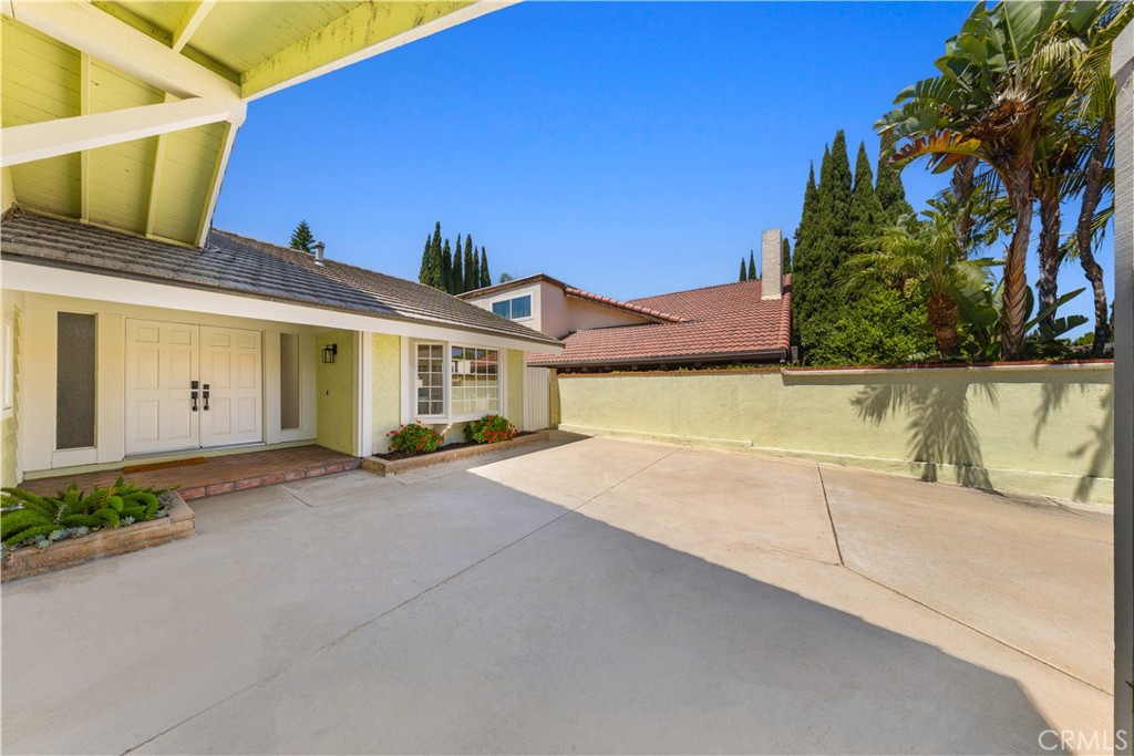 13791 Solitaire Property Photo 4