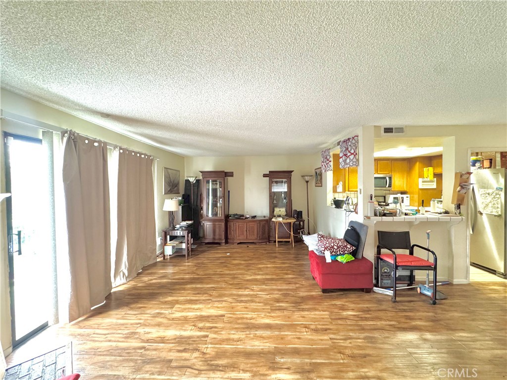 1070 Walnut Grove A Property Photo 9