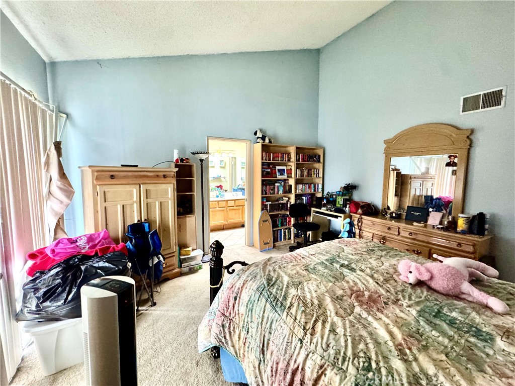 1070 Walnut Grove A Property Photo 17