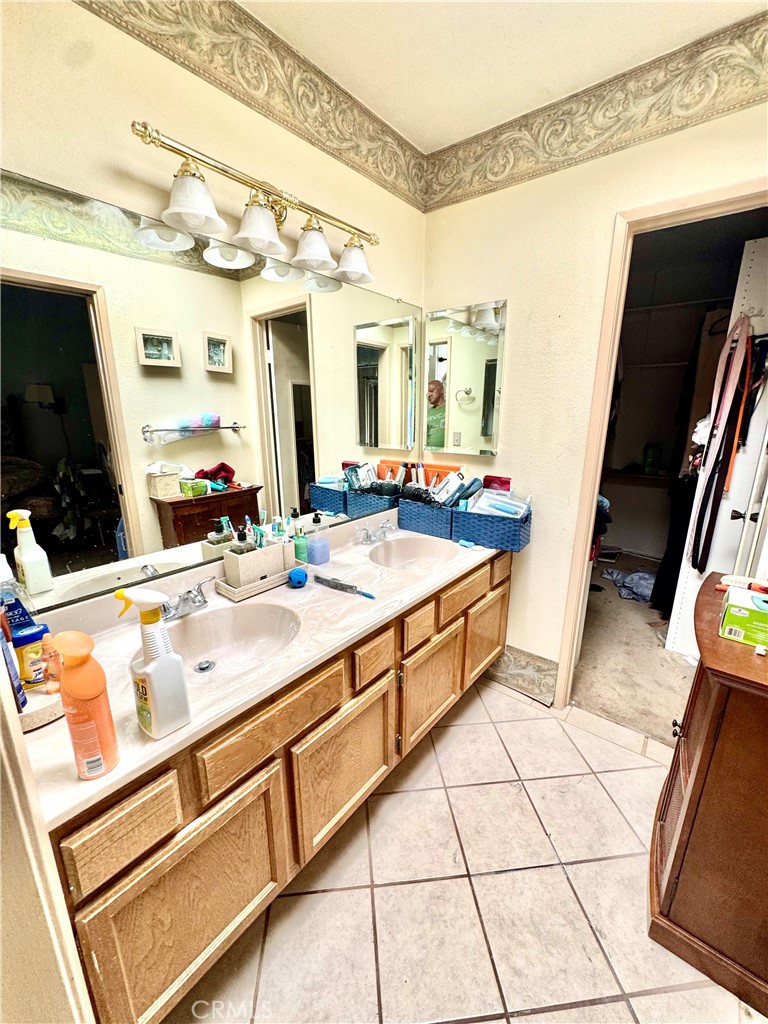 1070 Walnut Grove A Property Photo 19