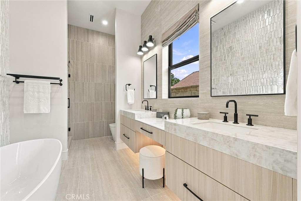 15362 Seine Cir. Property Photo 31