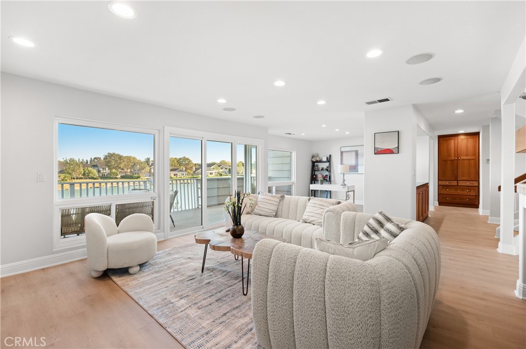 25 Lakeview 60 Property Photo 4