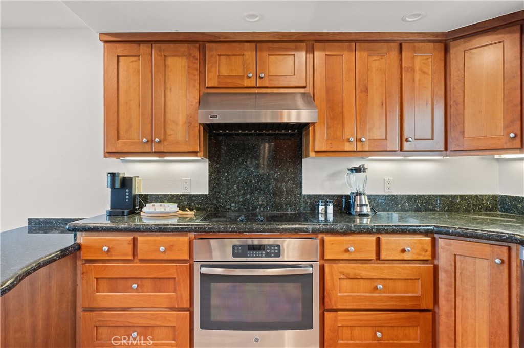 25 Lakeview 60 Property Photo 16