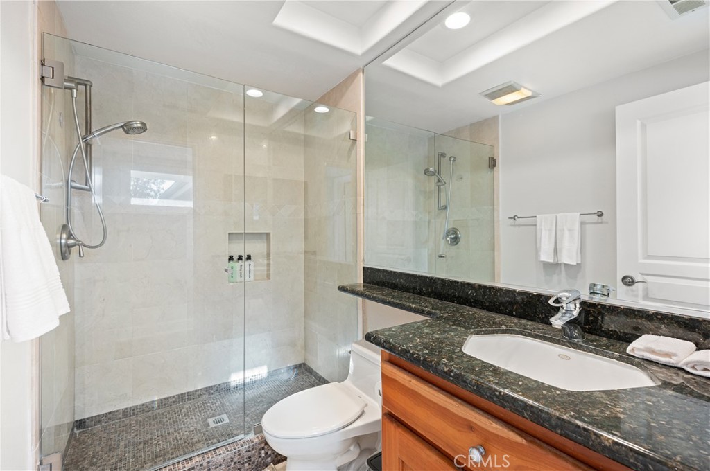 25 Lakeview 60 Property Photo 28