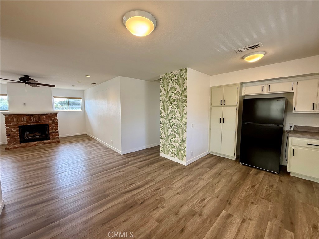 190 B Costa Mesa B Property Photo 5