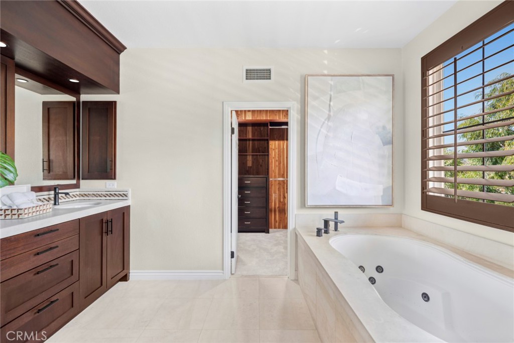 6 Tidal Surf Property Photo 17