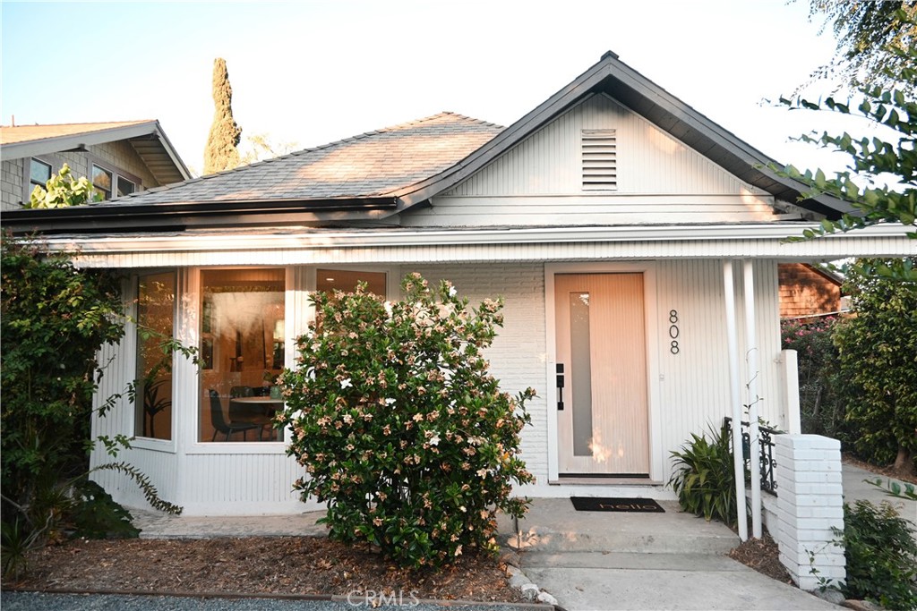 808 S Los Robles Property Photo 1