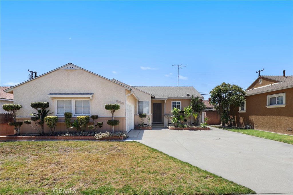 15519 Crossdale Avenue Property Photo 1