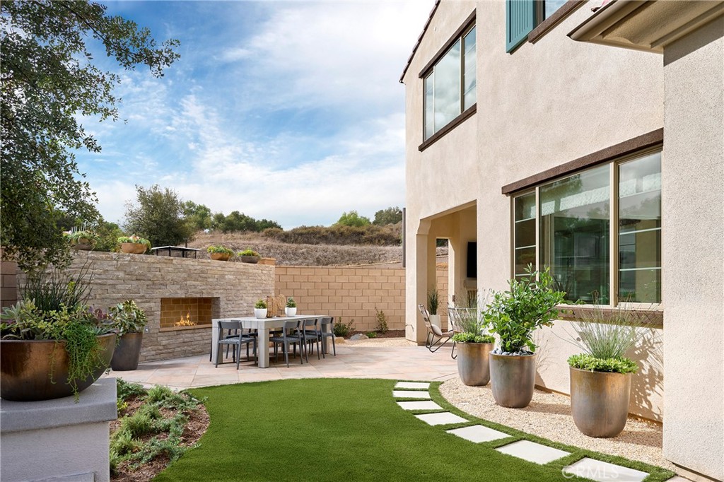 1110 Zen Circle Property Photo 4