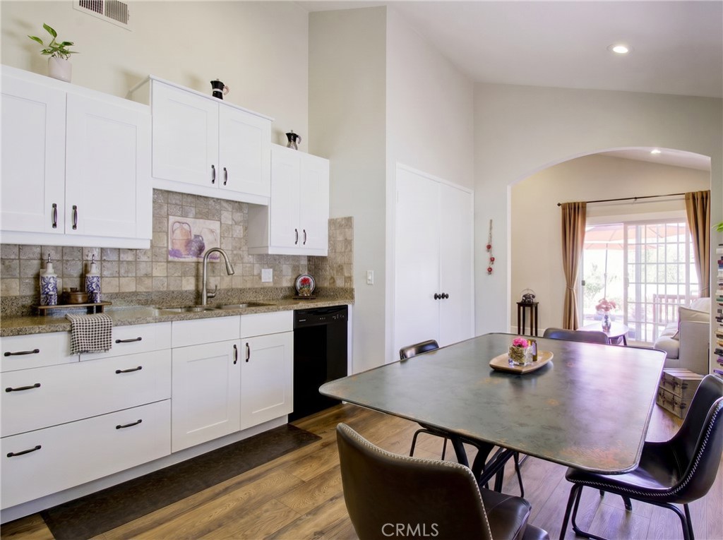 28375 Ronea Property Photo 9