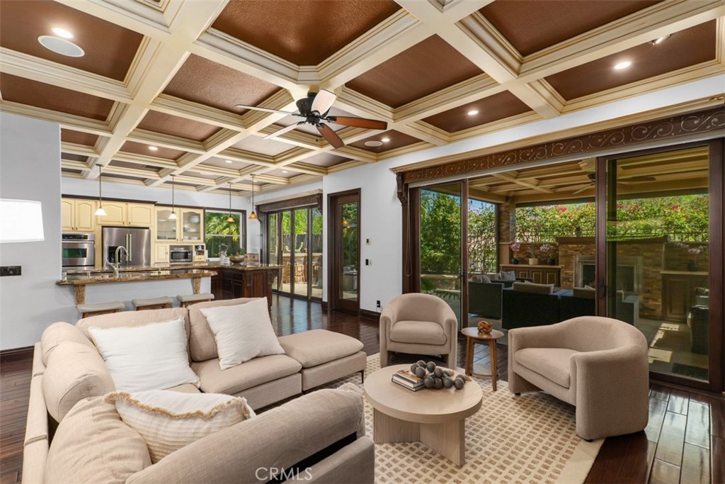 10 Thorn Oak Property Photo 3
