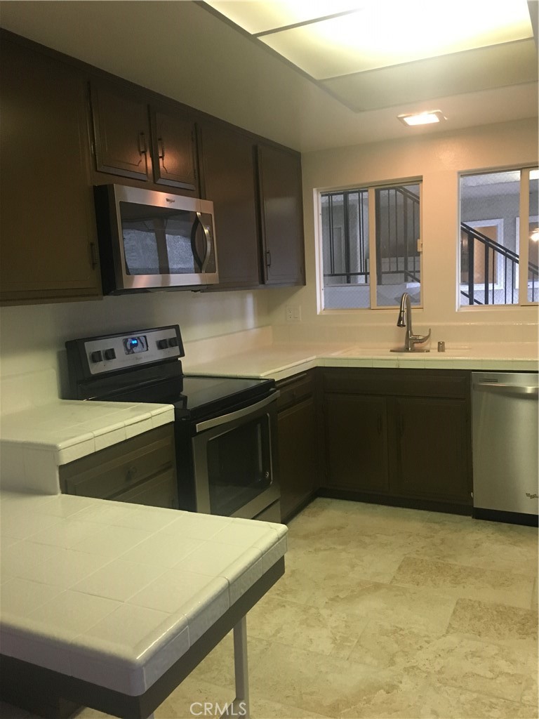 3167 Via Vista B Property Photo 6