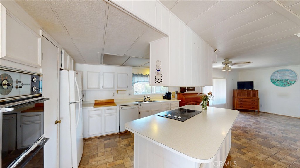 24001 Muirlands Boulevard 246 Property Photo 15