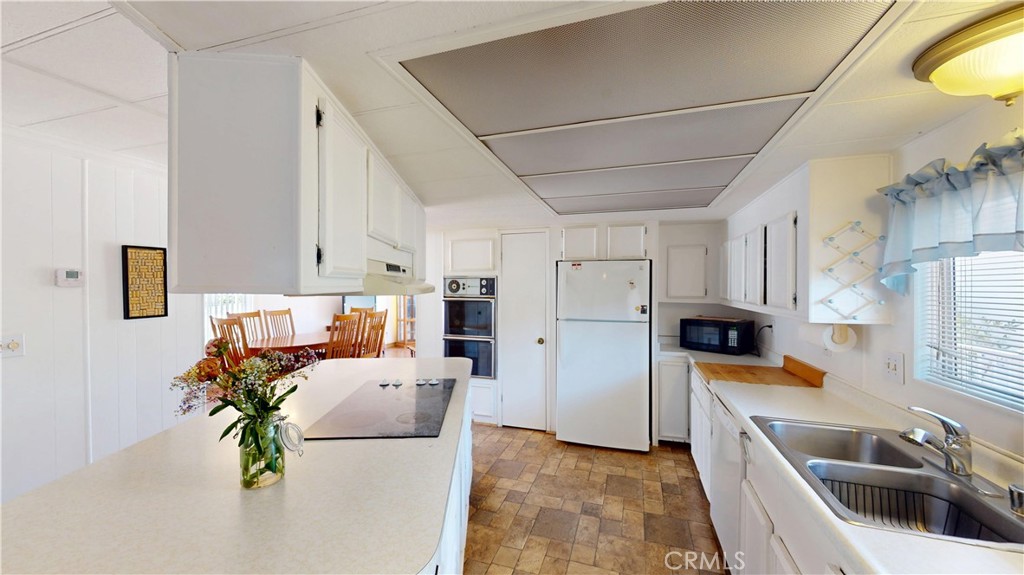 24001 Muirlands Boulevard 246 Property Photo 17