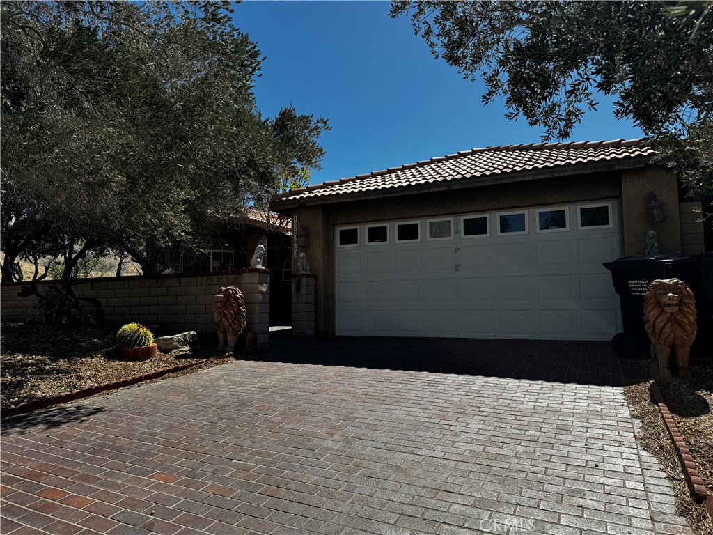 12030 Sumac Property Photo 1
