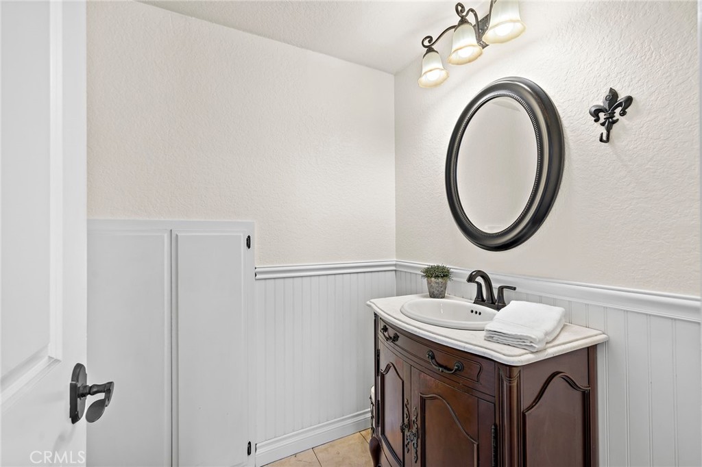 26002 Mckenna Court Property Photo 11