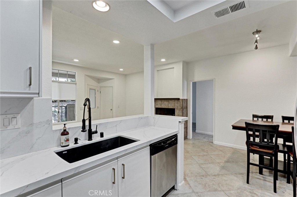 5 Cinnamon Teal Property Photo 4