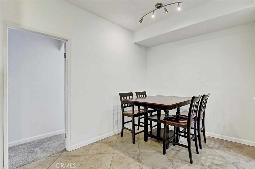 5 Cinnamon Teal Property Photo 6