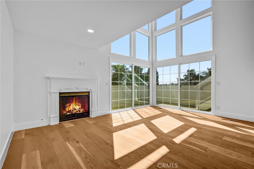 575 Through A Property Photo 6