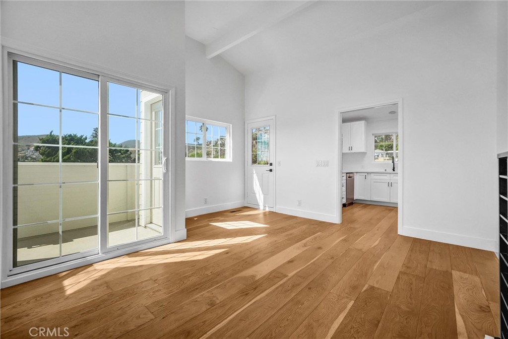 575 Through A Property Photo 13