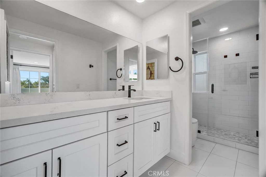 575 Through A Property Photo 16