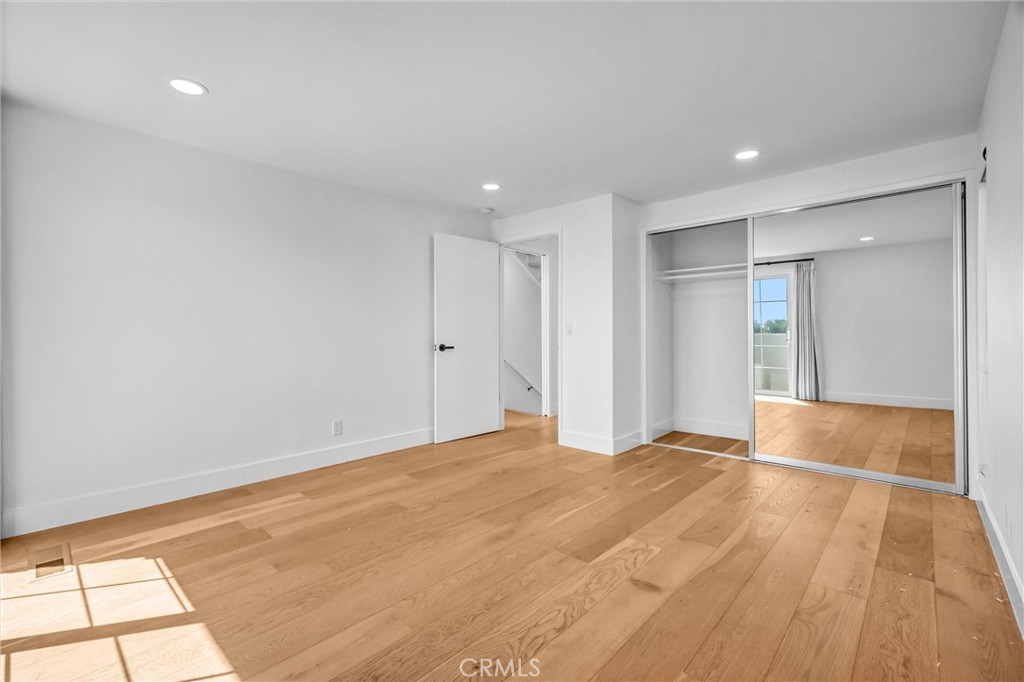 575 Through A Property Photo 18