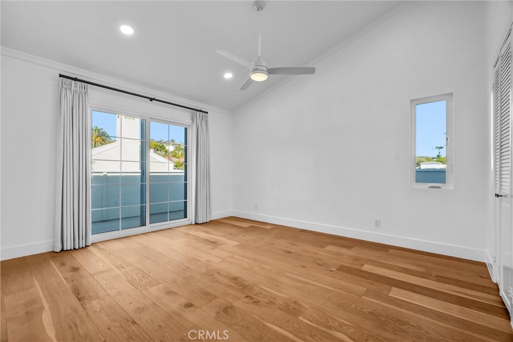 575 Through A Property Photo 20