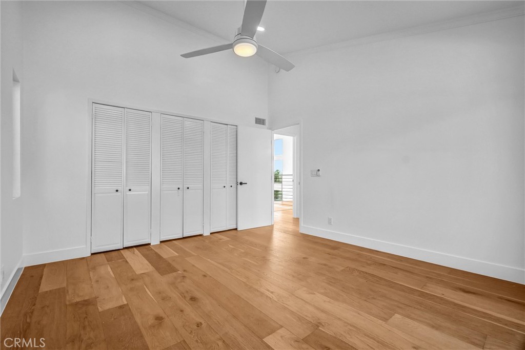 575 Through A Property Photo 21