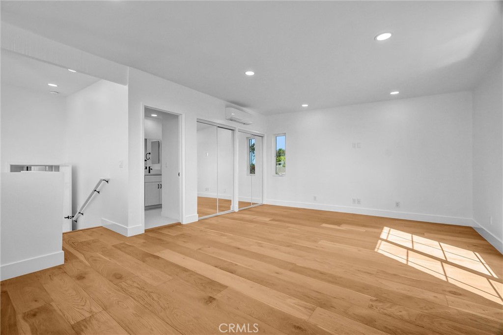 575 Through A Property Photo 23
