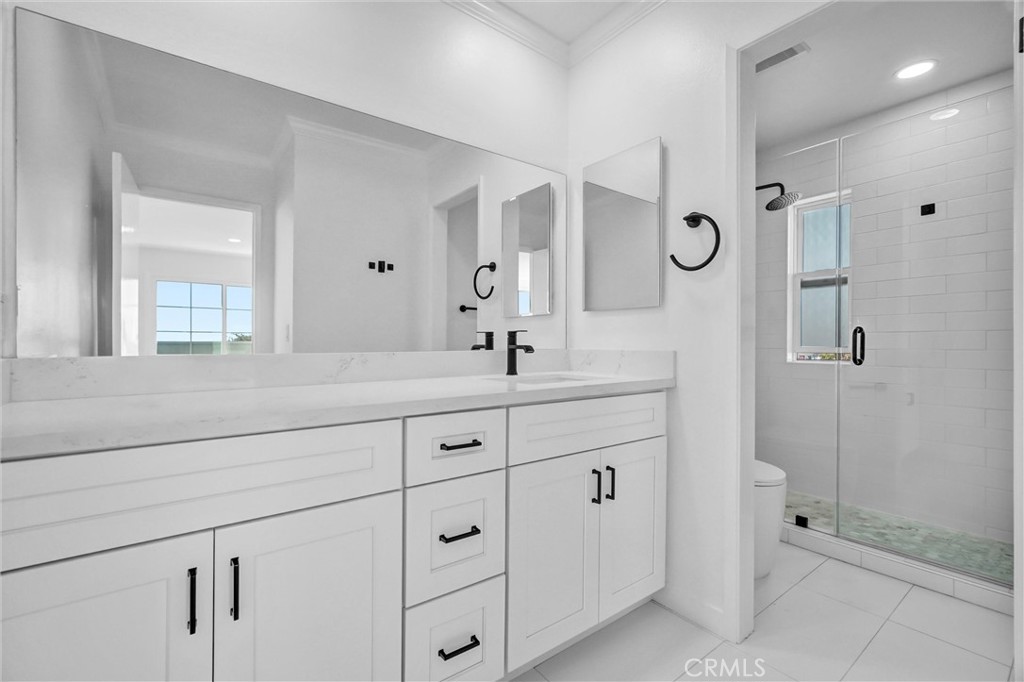 575 Through A Property Photo 24