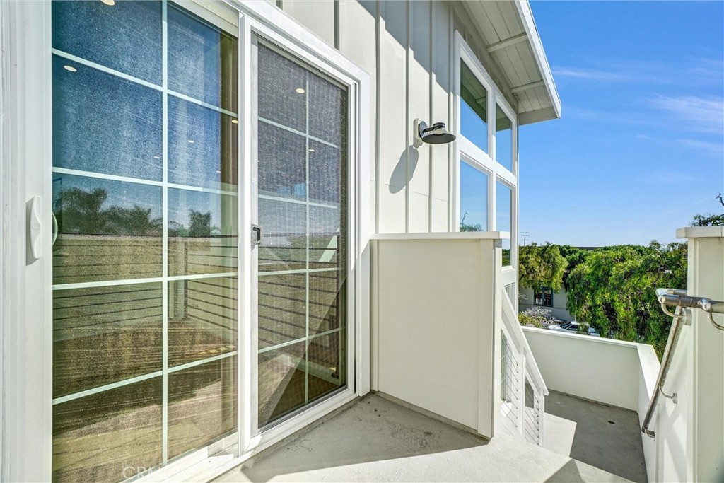 575 Through A Property Photo 27