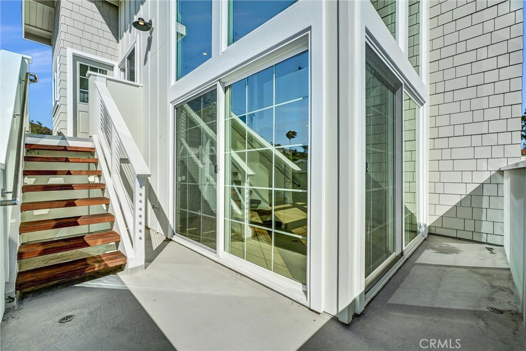 575 Through A Property Photo 28