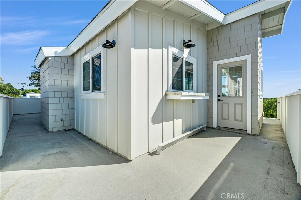 575 Through A Property Photo 29